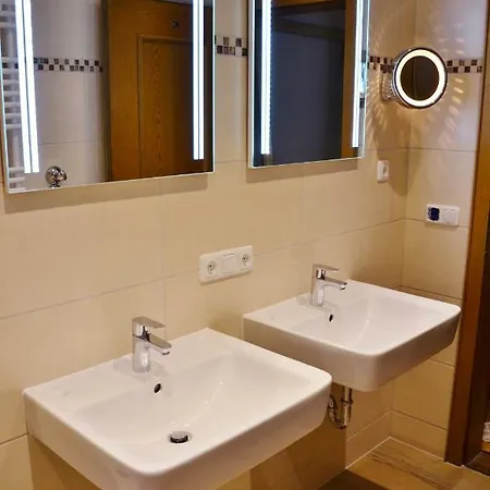 Hirscherl * Шёнау-ам-Кёнигсзе